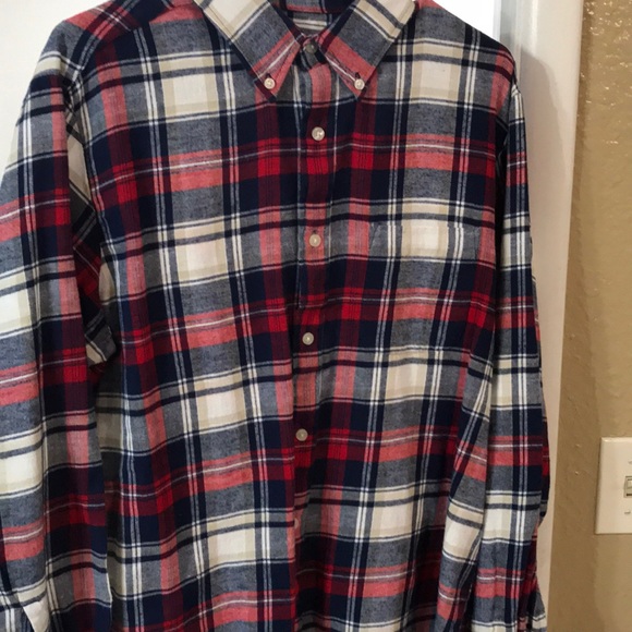 Men’s button down flannel shirt. - Picture 2 of 2